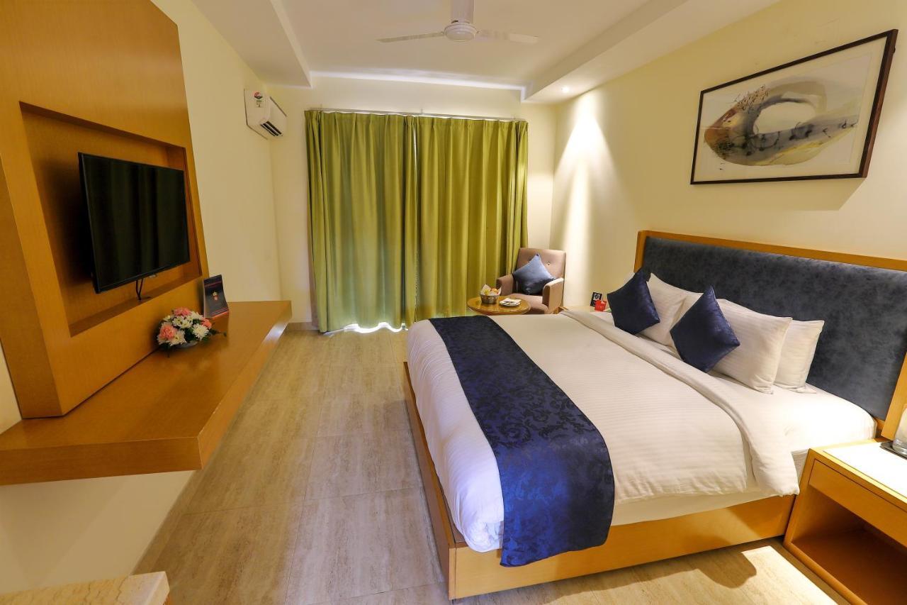 Zip By Spree Hotels Hyde Goa Candolim Esterno foto