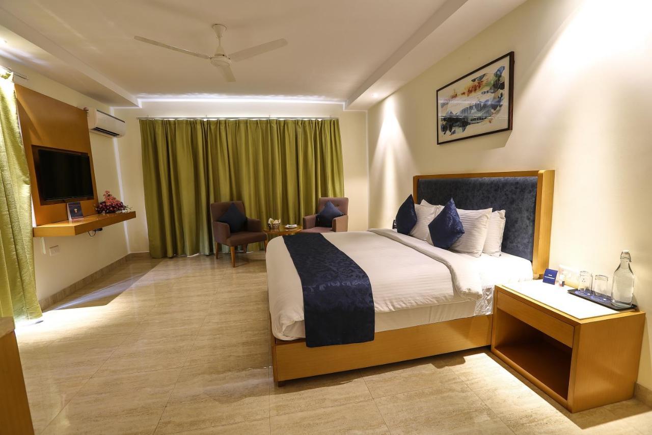Zip By Spree Hotels Hyde Goa Candolim Esterno foto